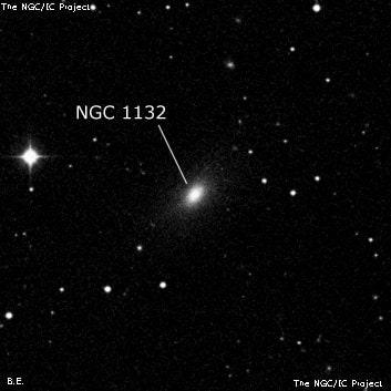 NGC 1132 - эллиптическая галактика. Описание NGC 1132:, Галактика в созвездии Эридан