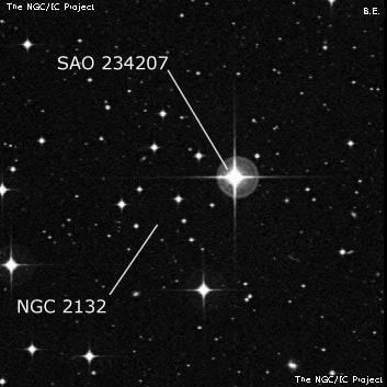 NGC 2132 - группа звёзд. Описание NGC 2132:, Рассеянное скопление в созвездии Живописец
