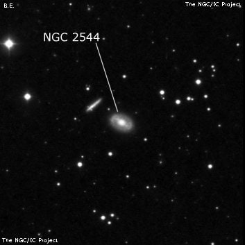 NGC 2544 - спиральная галактика с баром. Описание NGC 2544:, Галактика в созвездии Жираф