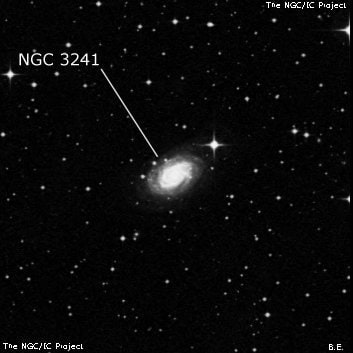 NGC 3241 - спиральная галактика с баром. Описание NGC 3241:, Галактика в созвездии Насос