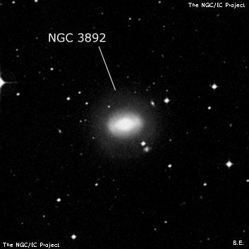 NGC 3892 - спиральная галактика с баром. Описание NGC 3892:, Галактика в созвездии Чаша