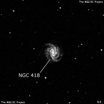 NGC 418 - спиральная галактика с баром. Описание NGC 418:, Галактика в созвездии Скульптор