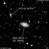 NGC 6923 - спиральная галактика с баром. Описание NGC 6923:, Галактика в созвездии Микроскоп