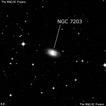 NGC 7203 - спиральная галактика с баром. Описание NGC 7203:, Галактика в созвездии Южная Рыба