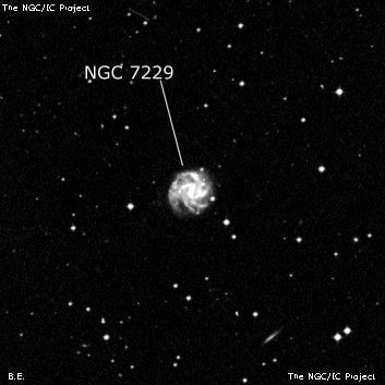 NGC 7229 - спиральная галактика с баром. Описание NGC 7229:, Галактика в созвездии Южная Рыба