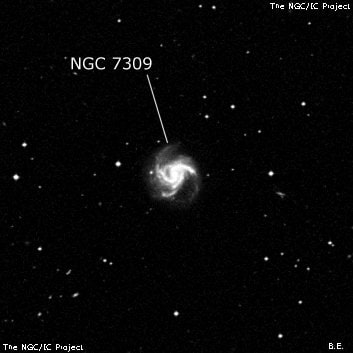 NGC 7309 - спиральная галактика с баром. Описание NGC 7309:, Галактика в созвездии Водолей