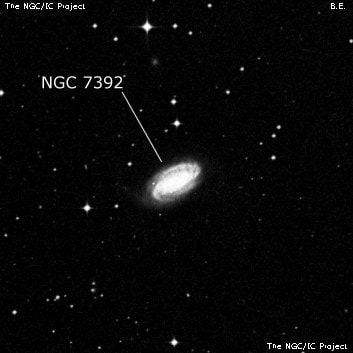NGC 7392 - спиральная галактика с баром. Описание NGC 7392:, Галактика в созвездии Водолей