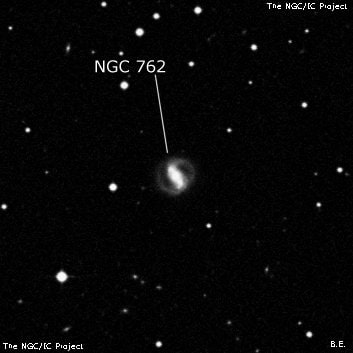 NGC 762 - спиральная галактика с баром. Описание NGC 762:, Галактика в созвездии Кит