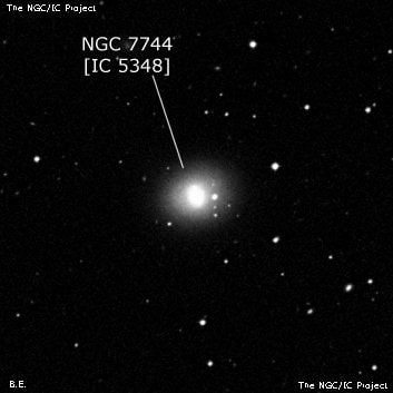 NGC 7744 - спиральная галактика с баром. Описание NGC 7744:, Галактика в созвездии Феникс