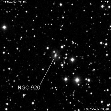 NGC 920 - спиральная галактика с баром. Описание NGC 920:, Галактика в созвездии Андромеда