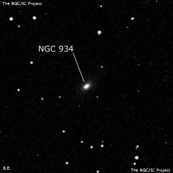 NGC 934 - галактика. Описание NGC 934:, Галактика в созвездии Кит