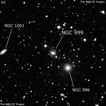 NGC 999 - спиральная галактика с баром. Описание NGC 999:, Галактика в созвездии Андромеда